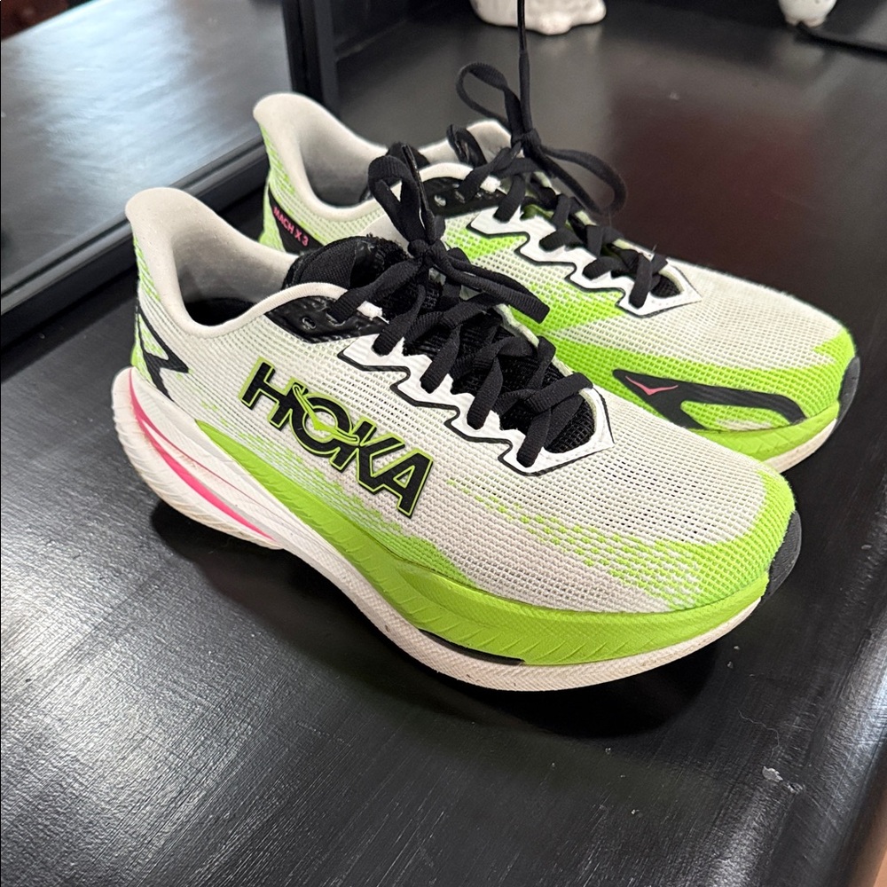 Hoka Match X3 running sneaker